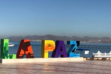 The colorful La Paz sign on the waterfront