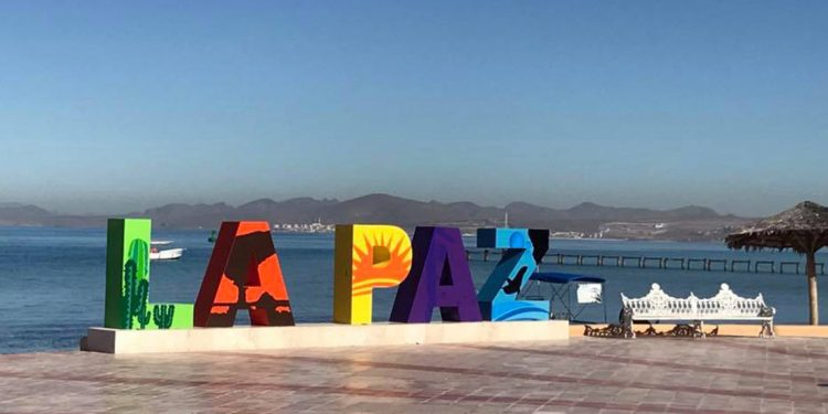 The colorful La Paz sign on the waterfront