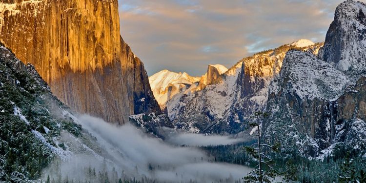 Snowy mountains in Yosemite