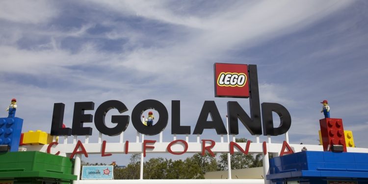 The entrance of the Legoland California theme park