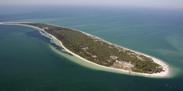 Aerial photo of Egmont Key, Florida