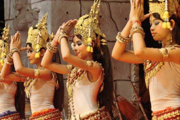 Khmer dancers