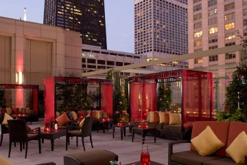 Outdoor patio at the Peninsula Chicago