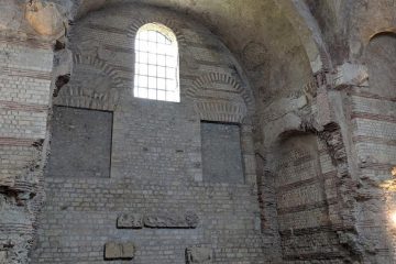 Stone wall in a Roman bath