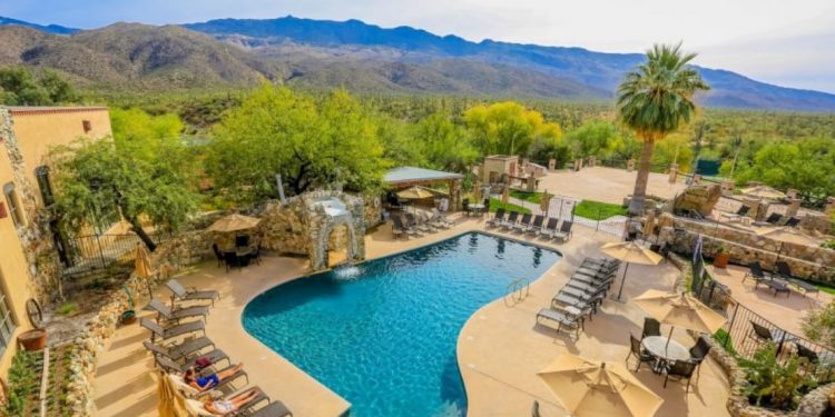 Tanque Verde Ranch Swimming Pool