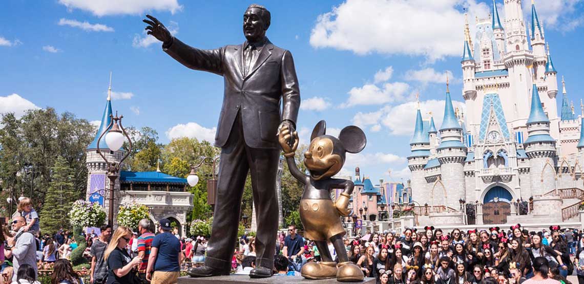 Statue of Walt Disney at the Disney park in Florida