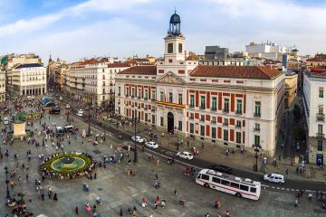 Plaza in Madrid with lots of people