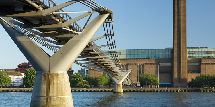 Bridge to the Tate Museum
