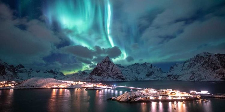 Alaska's Northern Lights scenery.